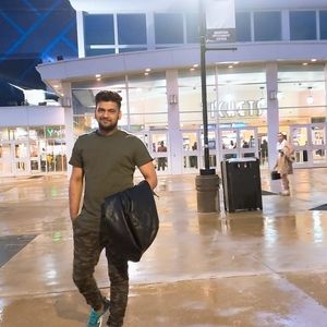 Meet your Posher, Vikas